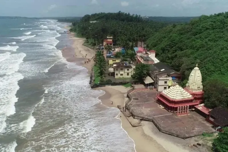 Konkan beach and Arabian Sea shore on the Ganpatipule and Kolhapur tour from Pune with KP Travels