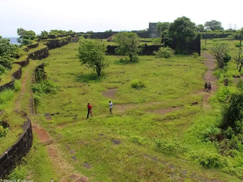 Coastal fort and sea representing Kolaba Sea Fort on the KP Travels Alibaug package