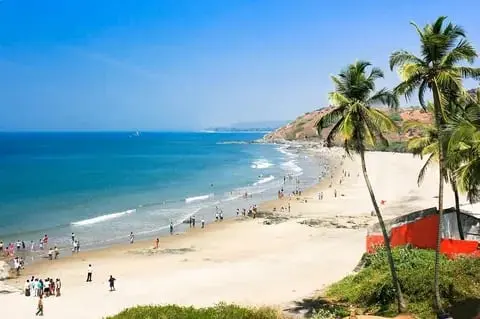 North Goa beach shoreline representing the KP Travels Goa coastal road trip from Pune